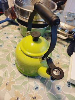 Le Creuset teapot