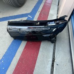 2023,2024,2025 Honda CR-V Headlight Lh Driver Oem