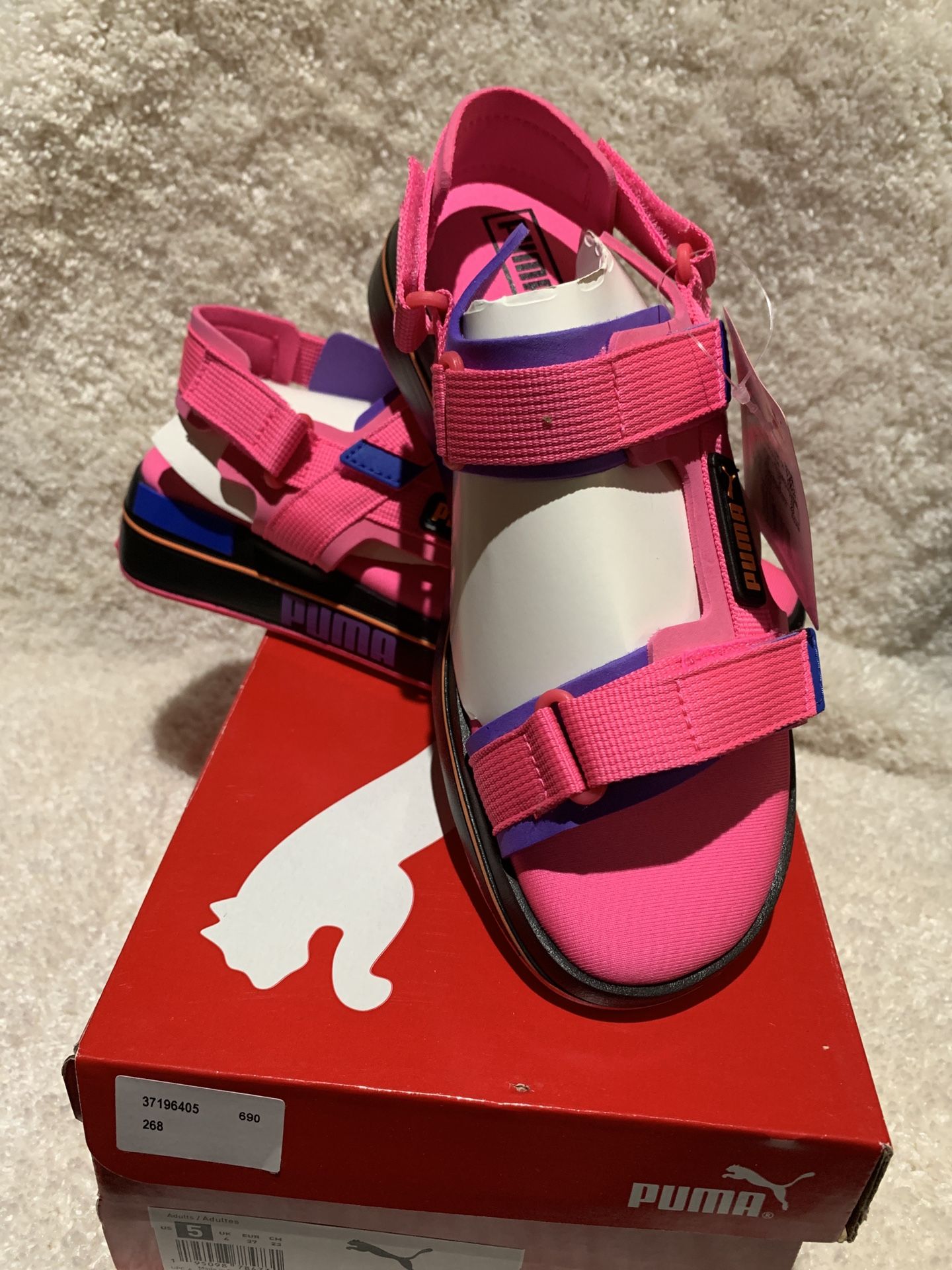 New Women’s Puma Future Rider On Sandals 🩴 Pink Color Size 5