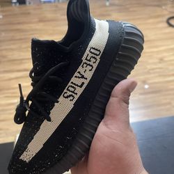 ADIDAS YEEZY WHITE CORE 