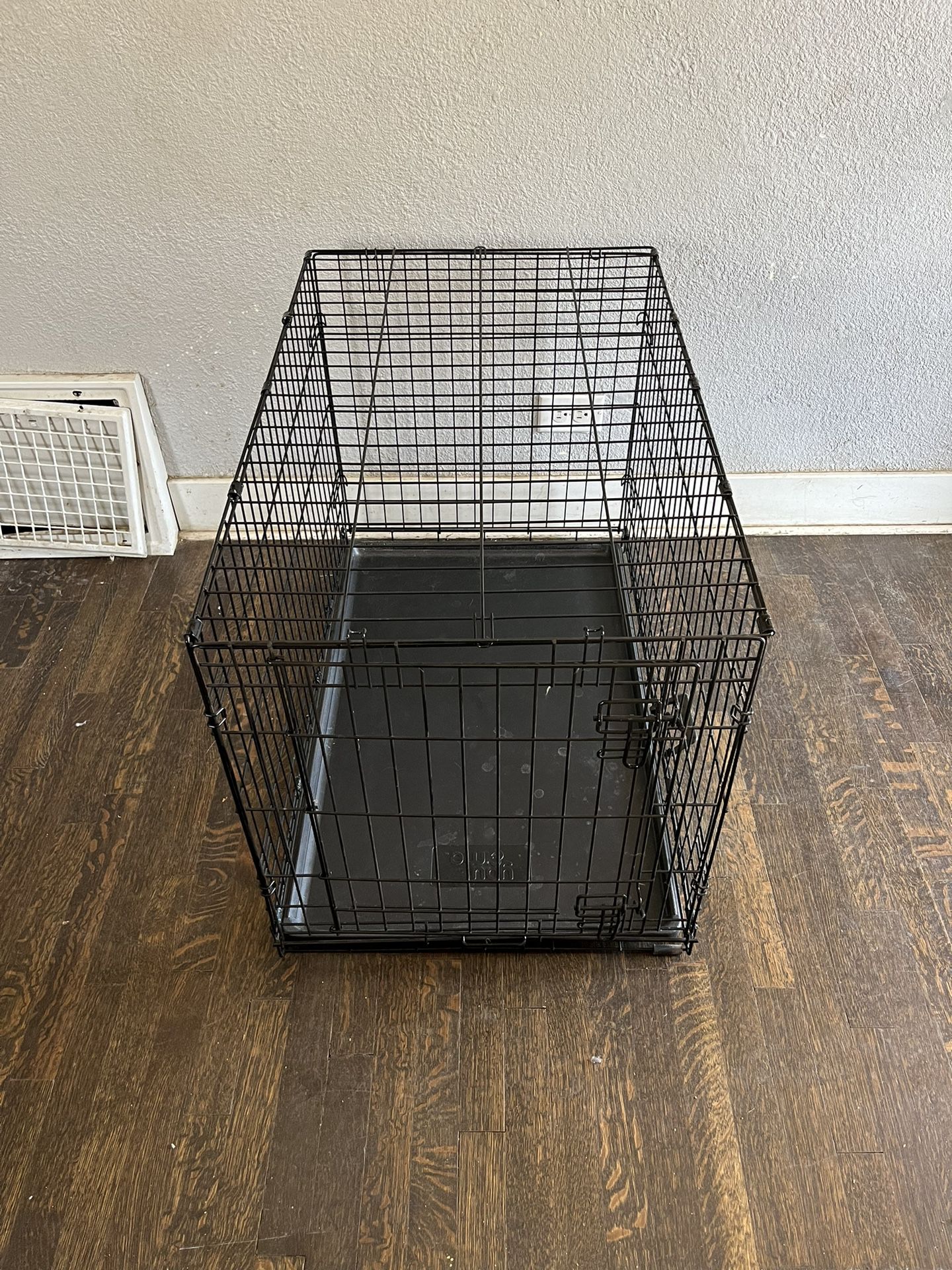 Folding Dog crate- 36”L x 22”W x25”