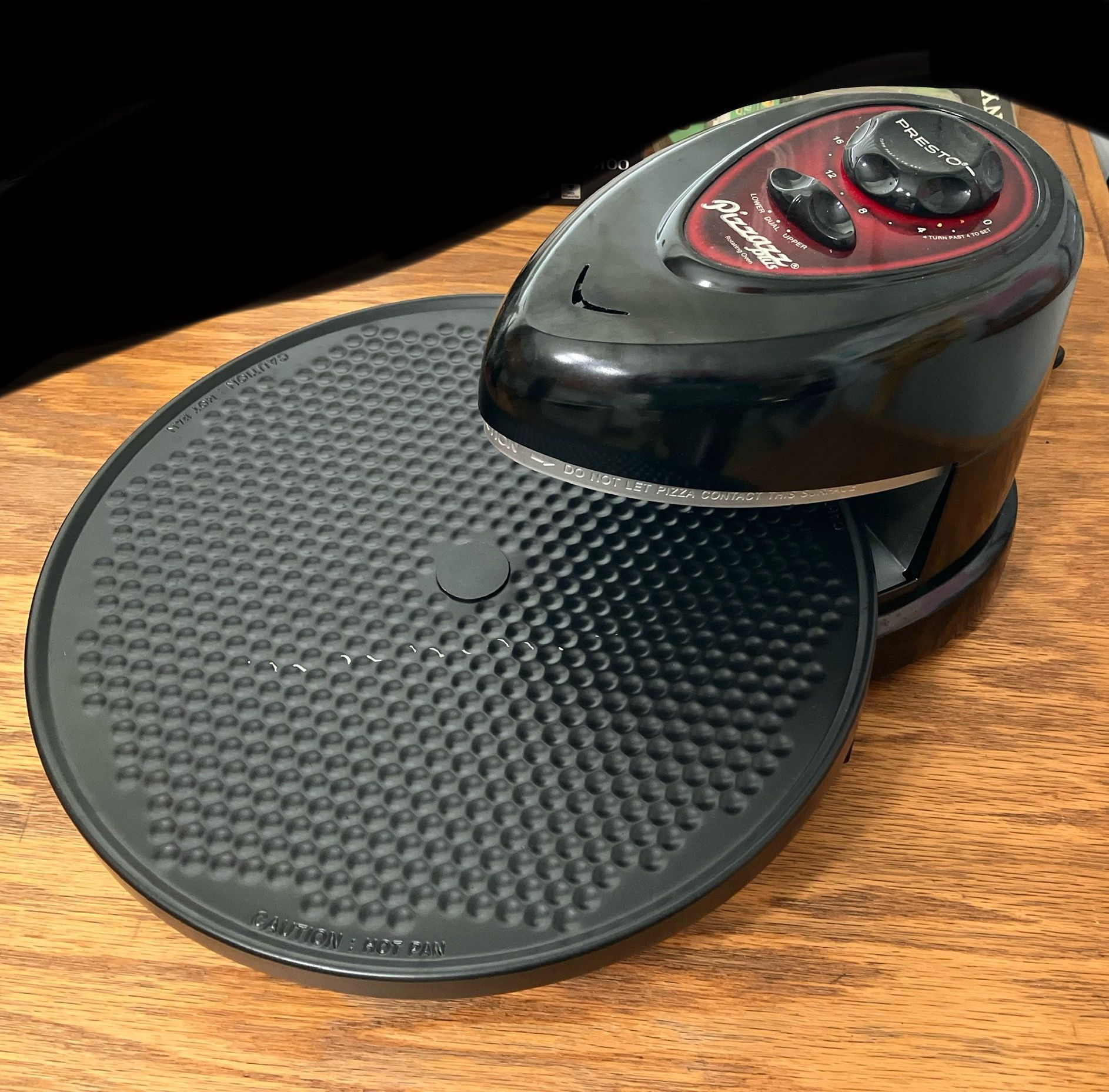 Presto Pizza Pizzazz Plus Rotating Oven Black like new kitchen appliance +