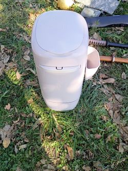 Diaper Genie White Diaper Pail