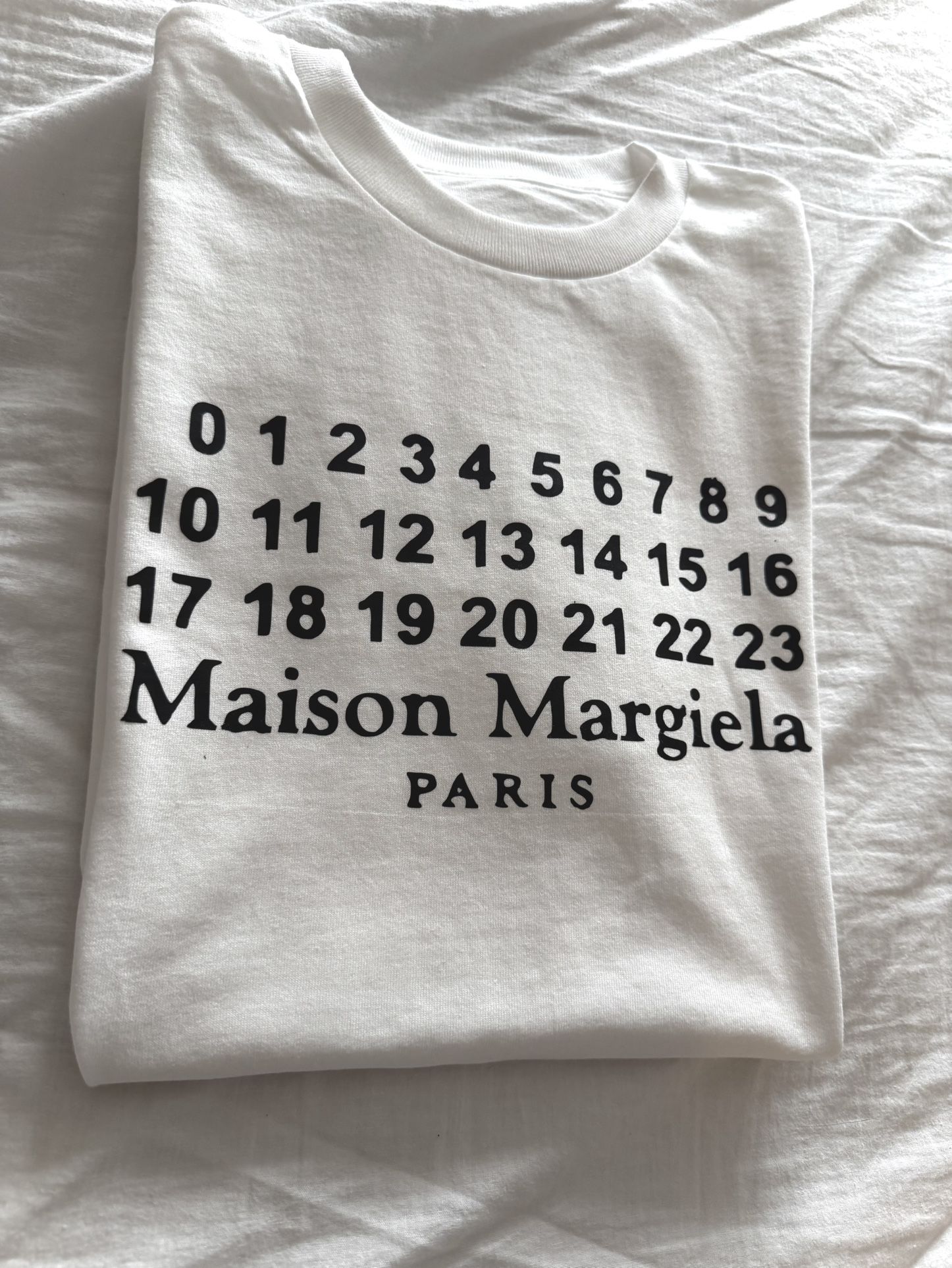 MAISON MARGIELA PARIS T-SHIRT SIZE MEDIUM