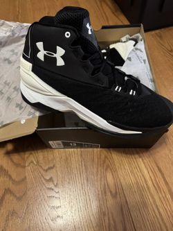 UA TEAM LONGSHOT MENS SIZE 13 NEW 
