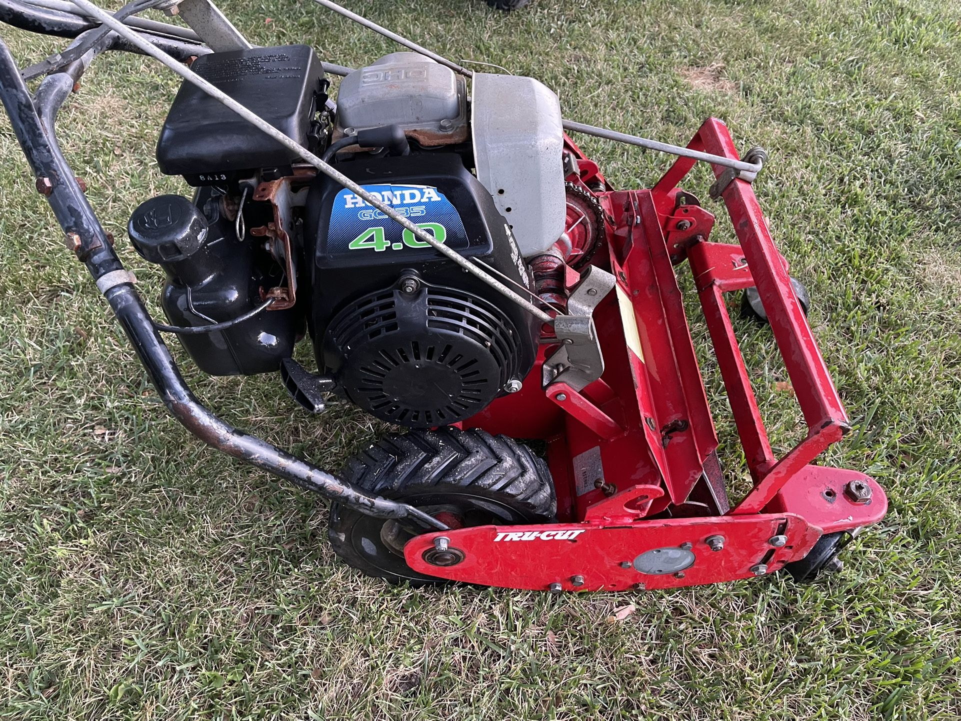 Honda GC135 4.0 TRU CUT Reel Mower/ Open to trade for 5X9 trailer with ramp A Tru-Cut lawn mower with a Honda GC135