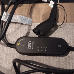 Audi Universal Charger