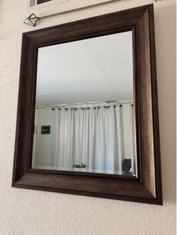 Wall mirror