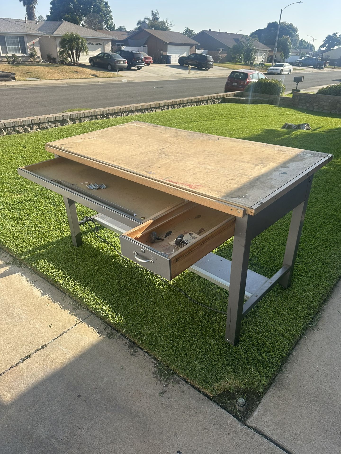 Drafting Table Adjustable Top!