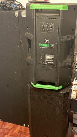 2 Mackie 15” speakers in great conditions