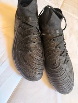 Nike soccer shoes brand new size 10