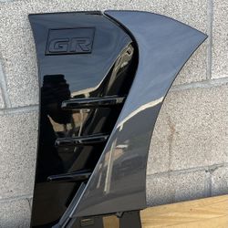 2022 - 2025 TOYOTA GR86 BRZ FRONT RIGHT PASSENGER SIDE FENDER LOWER MOLDING OEM