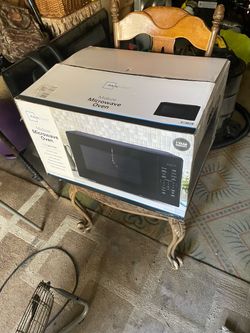 Brand New Mainstay Microwave Oven