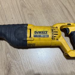 DeWalt Sawzall DCS381 Good Condition