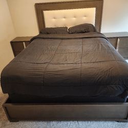 Queen Bed 