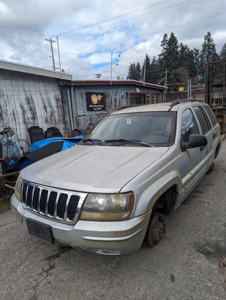 Parting Out 2002 Jeep Grand Cherokee Parts