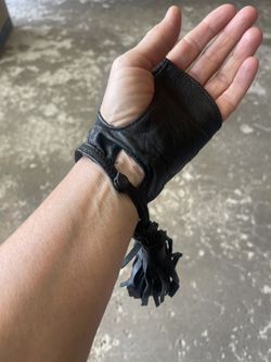 Leather Gloves 