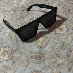 Black sunglasses