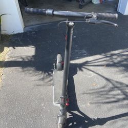 Sisigad Electric Scooter-Broken Parts Only 