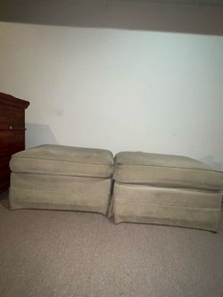 2 Olive green ottomans