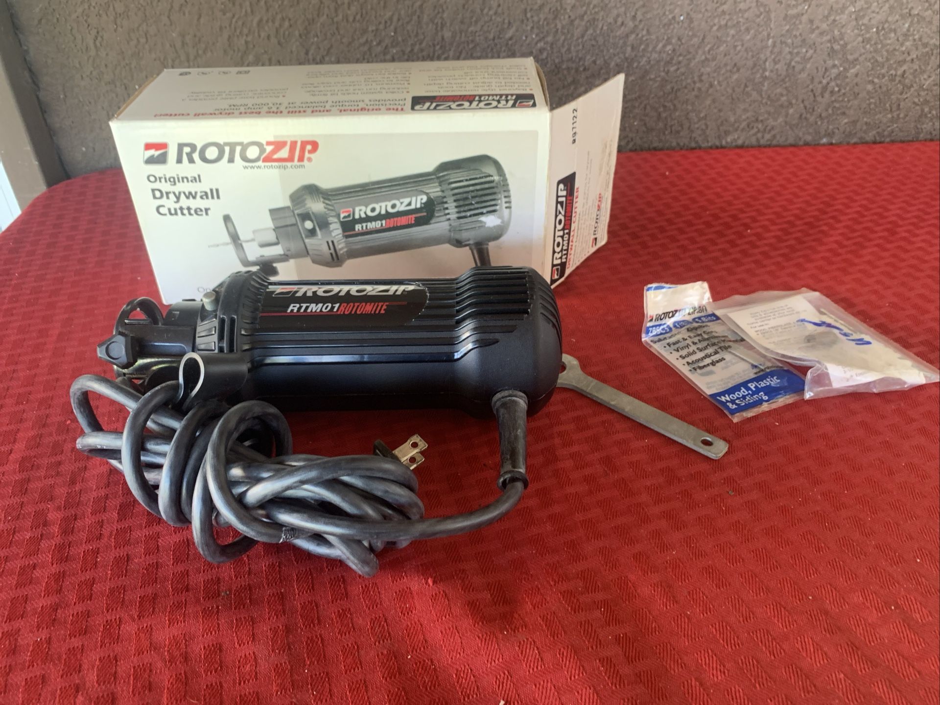 Spiracut Roto Zip  RTM01 Rotomite Original Drywall Cutter 3.6 amp Motor USA