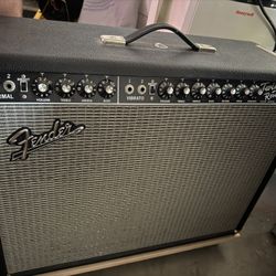 Fender ’65 Twin Reverb Reissue Guitar Amp - 85W Tube Amp - Jensen Speakers - Groove Tubes - and Case! 