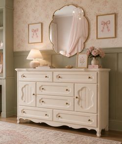 ✨ French Provincial Style Dresser – Refinished ✨
