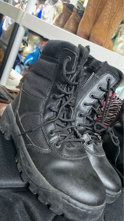 Boots size 7