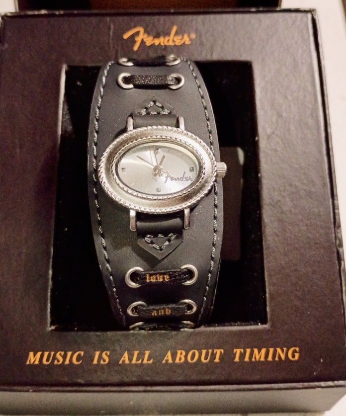 FENDER UNISEX STITCHED STRAP SILVER DIAL WATCH