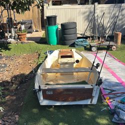 Dingy 7,6ft With Rod Holders 