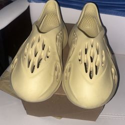Yeezy Foam Runner