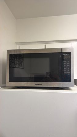 Microwave - used in good conditions. Needs cleaning
