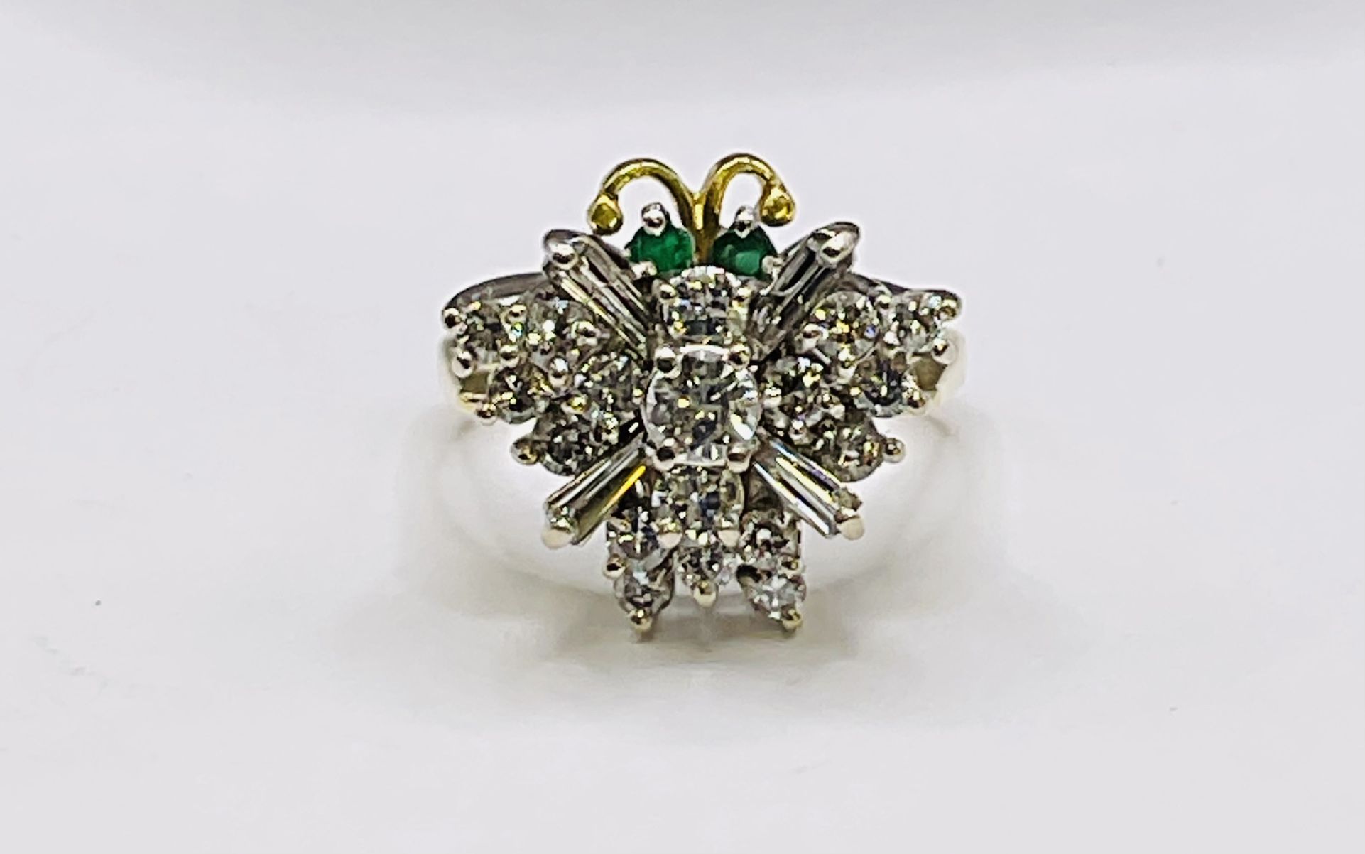 GOLD DIAMOND RING