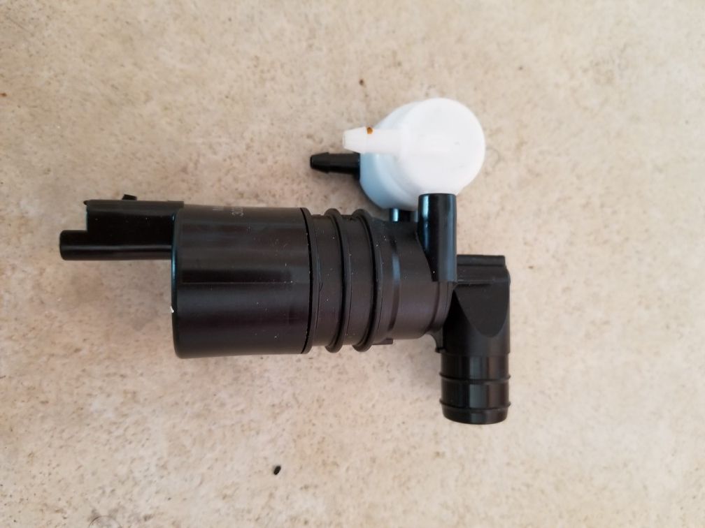 Nissan X-Terra windshield pump