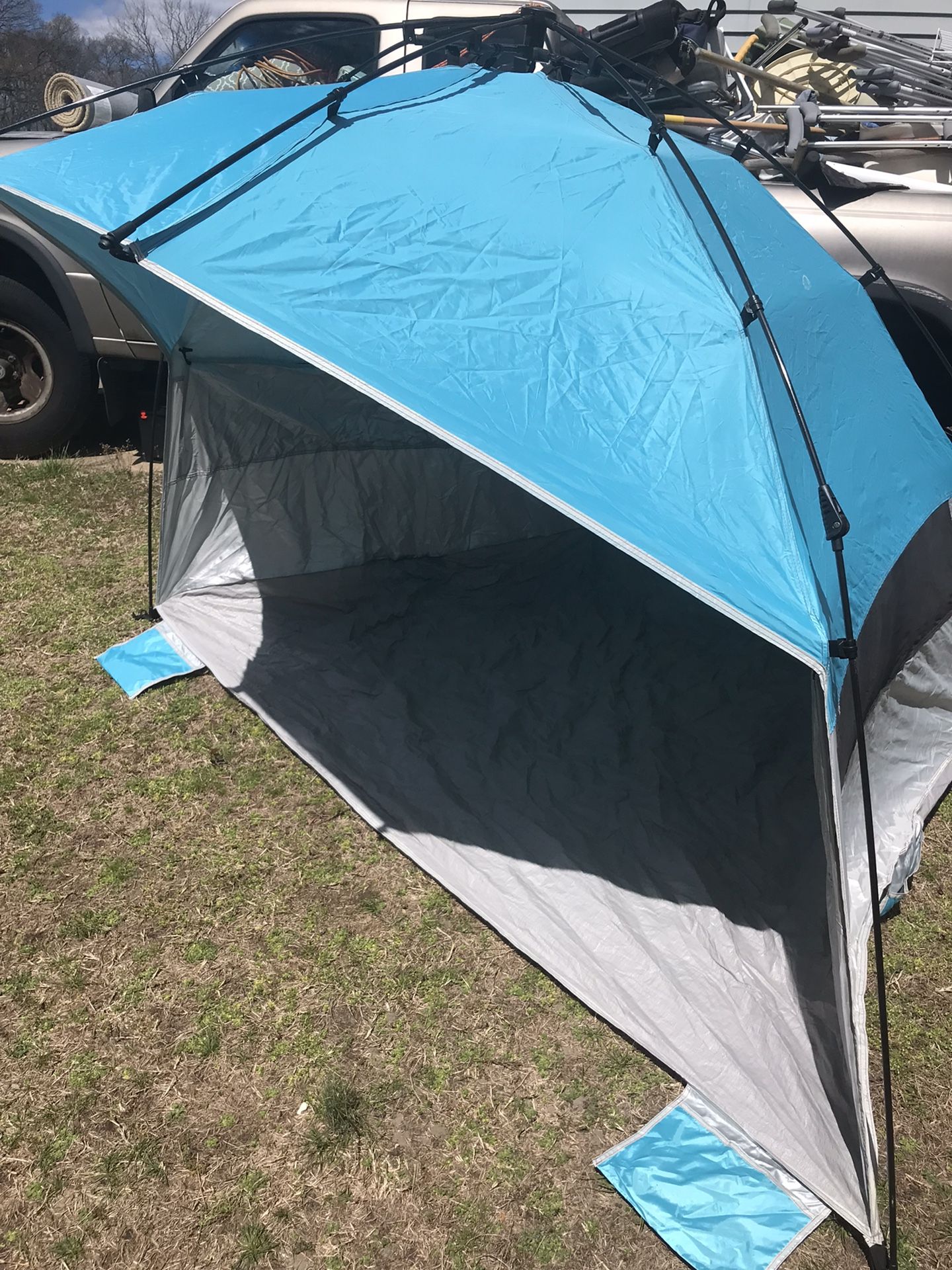 Lnew Very nice pop-up beach dome with Fold up chairs in case everything goes for $50 firm please look at all the pictures