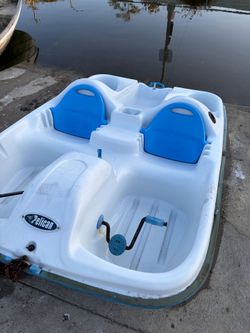 Pelican Voyage dlx pedal boat