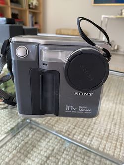 Sony MVC-FD7 Digital Camera