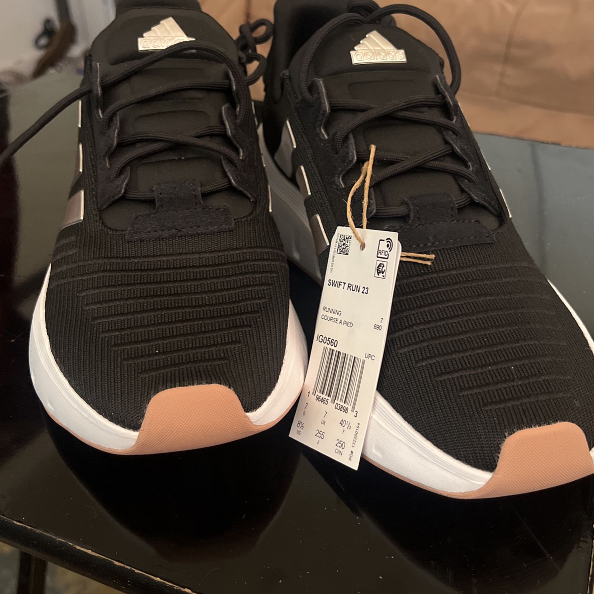 Women Adidas Running Shoes Size 8 A Half for Sale in Los CA OfferUp