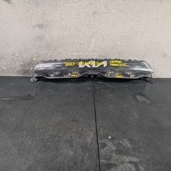 2023-2024-2025 KIA SOUL CENTER HEADLIGHT OEM USED #9567