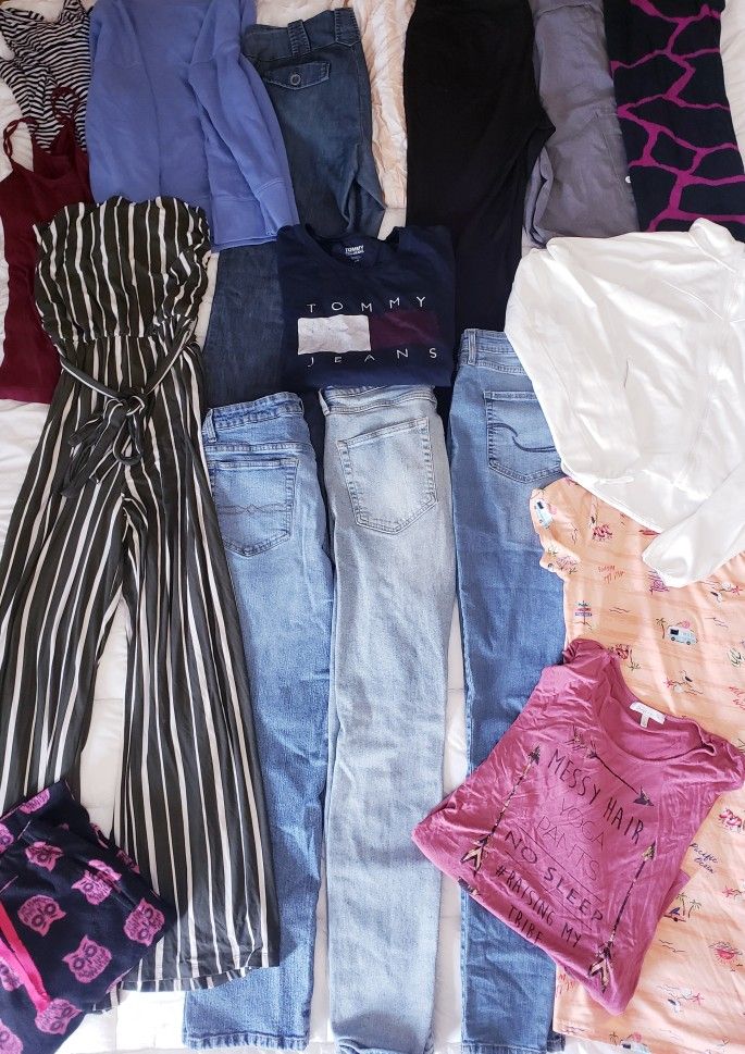 Women's Size Large (12/14) Clothing Collection! Variety Of Jeans, Tops, Pantsuit, Pajama Tops! Price For All!