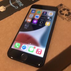 iPhone 7 32GB UNLOCKED 