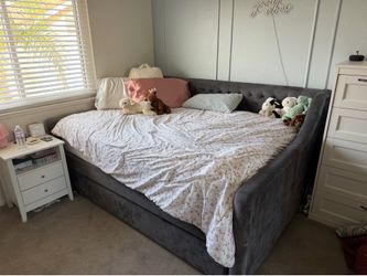 Ashely furniture Full size trundle day bed