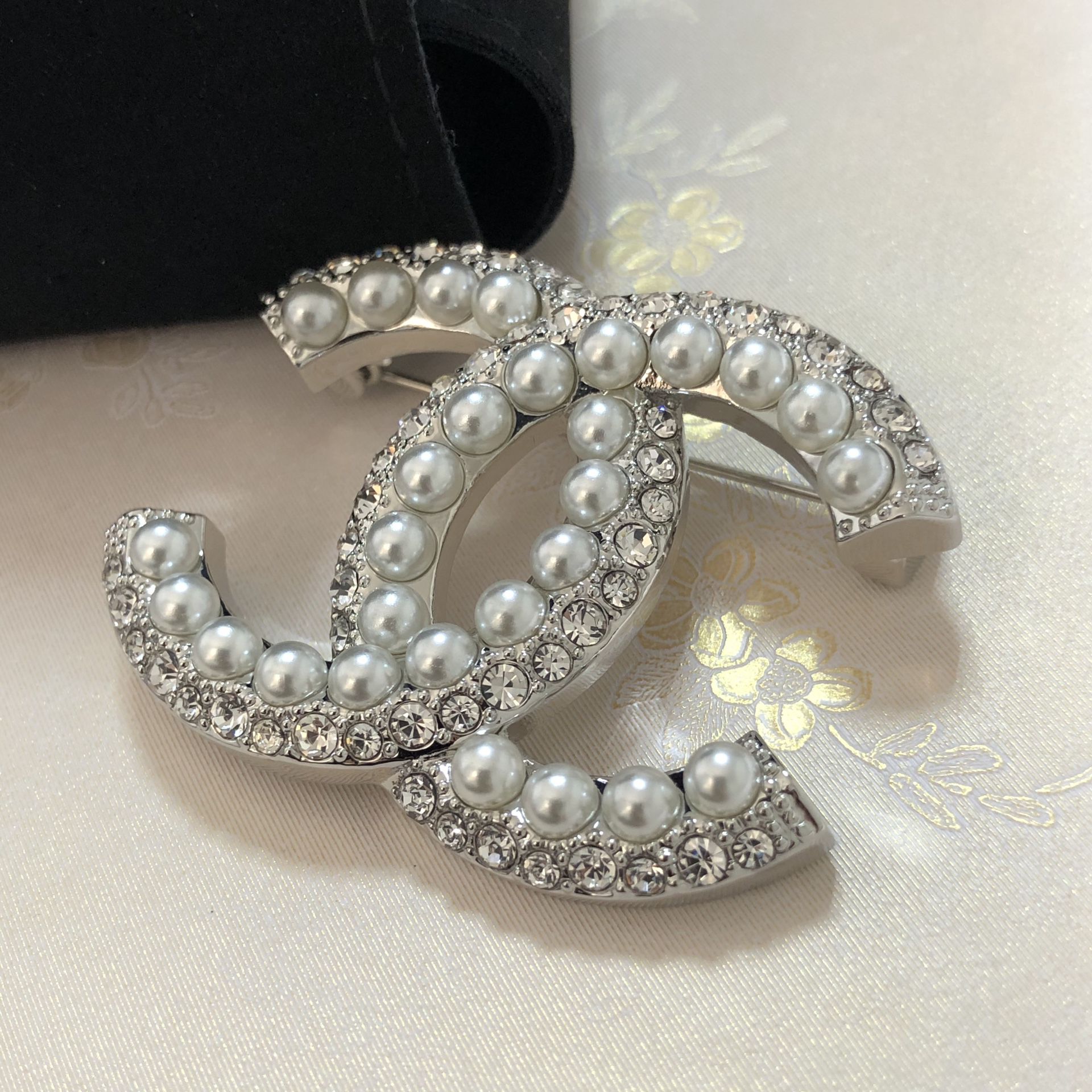 Authentic Chanel Rose Gold Pearl Earrings for Sale in Long Beach, CA -  OfferUp