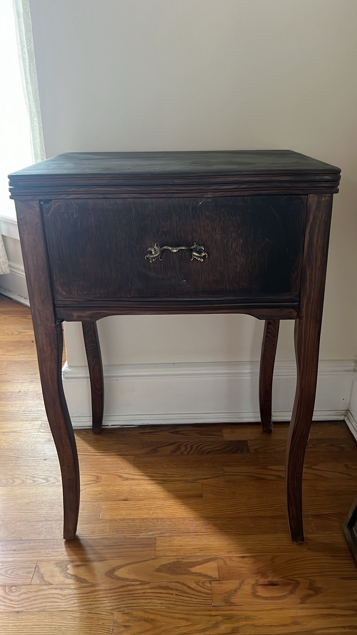 Accent / Side Table