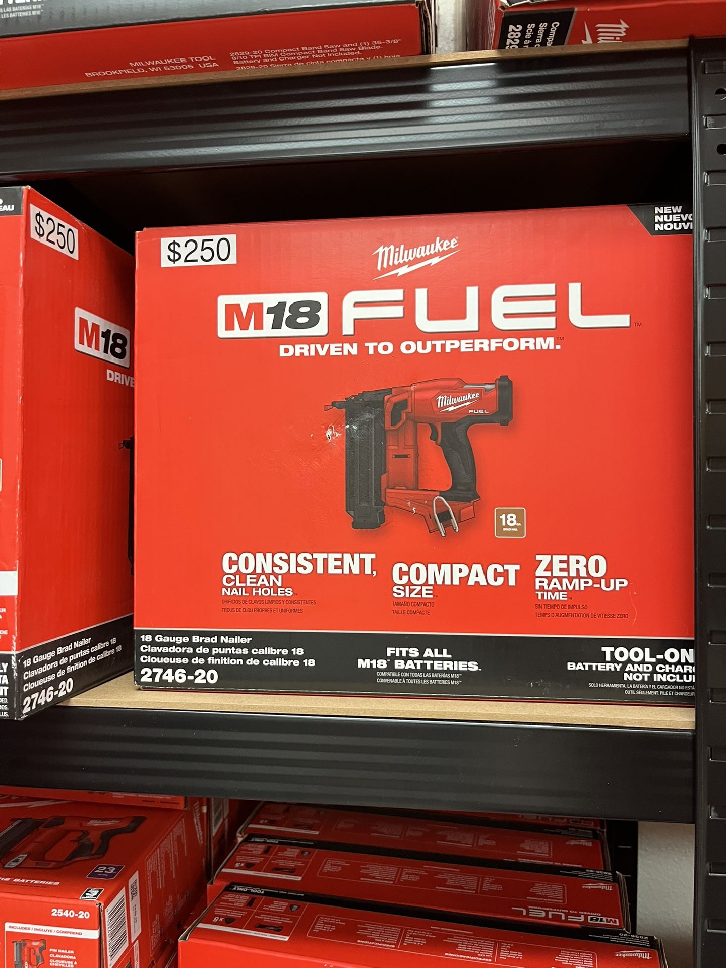 Milwaukee M18 Fuel 18 Gauge Brad Nailer