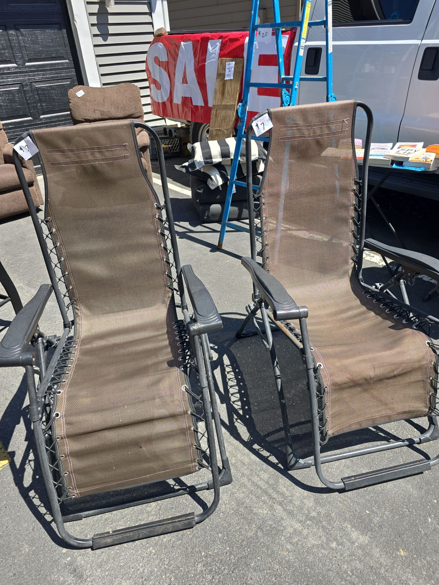 Summer lawn chairs $7 each