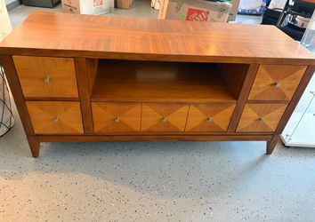 Wood dresser/tv stand