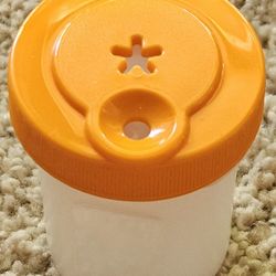 Tupperware Ergonomic Personal & Portable 1oz Salt & Pepper Shaker