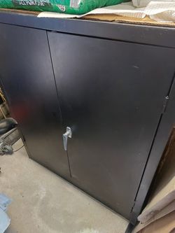 NICE BLACK 2 DOOR ALL METAL CLOSET STORAGE 18 WIDTH×8 FEET LONG WITH KEYED LOCK AND 2 INSIDE SHELVES FOR ALL PURPOSE STUFF.GREAT DEAL.$40.