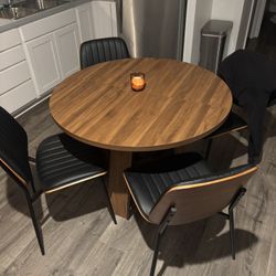 Dining table And chairs